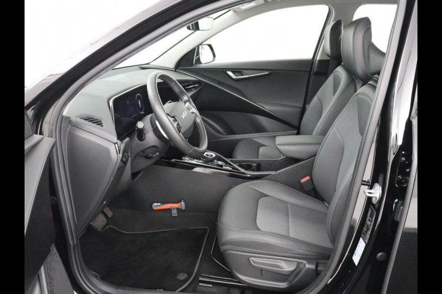 Kia Niro EV DynamicLine 64.8 kWh | Adaptive cruise | SOH 96,9% | Half leder | Carplay | Full LED | Keyless | Sfeerverlichting | File Assistent | Camera | Navigatie | Parkeerhulp | Climate control