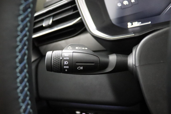 Lynk & Co 01 1.5*PLUG-IN*NAVI*PANO*CAM*ACC*CARPLAY*ECC*LED*