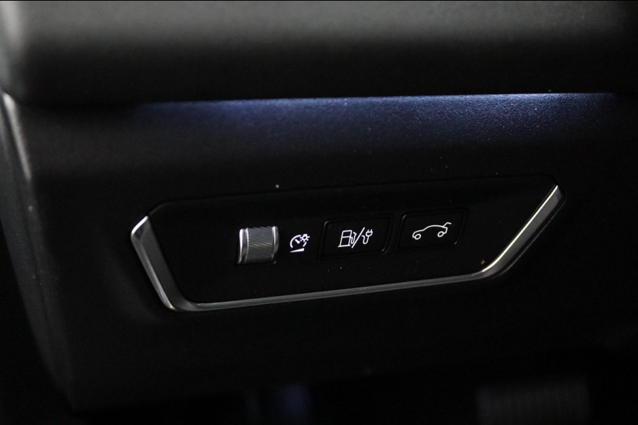 Lynk & Co 01 1.5*PLUG-IN*NAVI*PANO*CAM*ACC*CARPLAY*ECC*LED*
