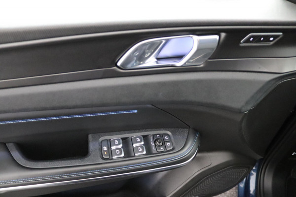 Lynk & Co 01 1.5*PLUG-IN*NAVI*PANO*CAM*ACC*CARPLAY*ECC*LED*