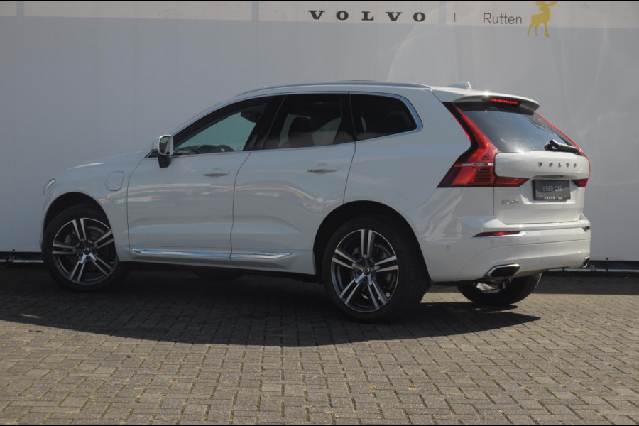 Volvo XC60 T8 390PK Automaat Recharge T8 AWD Inscription / Panoramadak / Leder Dashboard / Luchtvering / Elektrische stoel met geheugen / BLIS / Adaptieve cruise control