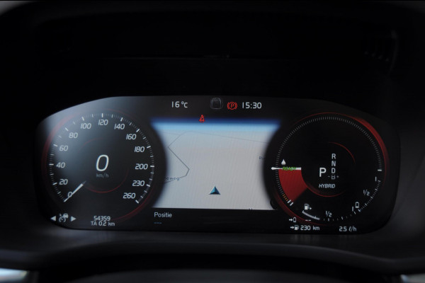 Volvo XC60 T8 390PK Automaat Recharge T8 AWD Inscription / Panoramadak / Leder Dashboard / Luchtvering / Elektrische stoel met geheugen / BLIS / Adaptieve cruise control