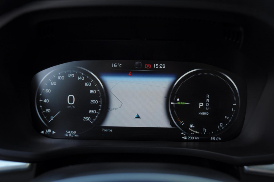 Volvo XC60 T8 390PK Automaat Recharge T8 AWD Inscription / Panoramadak / Leder Dashboard / Luchtvering / Elektrische stoel met geheugen / BLIS / Adaptieve cruise control