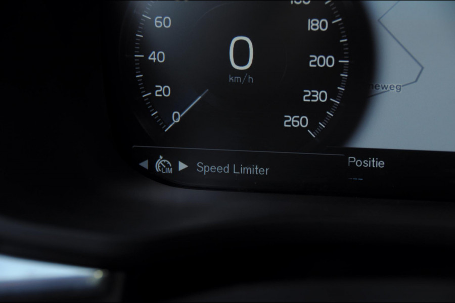 Volvo XC60 T8 390PK Automaat Recharge T8 AWD Inscription / Panoramadak / Leder Dashboard / Luchtvering / Elektrische stoel met geheugen / BLIS / Adaptieve cruise control