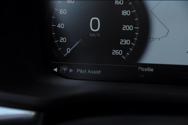 Volvo XC60 T8 390PK Automaat Recharge T8 AWD Inscription / Panoramadak / Leder Dashboard / Luchtvering / Elektrische stoel met geheugen / BLIS / Adaptieve cruise control