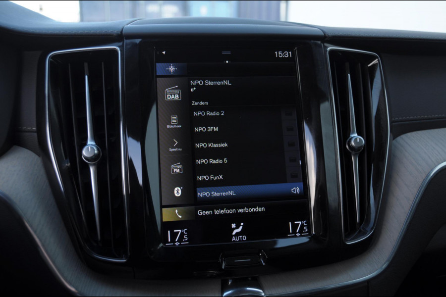 Volvo XC60 T8 390PK Automaat Recharge T8 AWD Inscription / Panoramadak / Leder Dashboard / Luchtvering / Elektrische stoel met geheugen / BLIS / Adaptieve cruise control