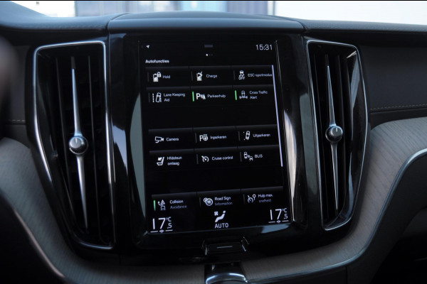 Volvo XC60 T8 390PK Automaat Recharge T8 AWD Inscription / Panoramadak / Leder Dashboard / Luchtvering / Elektrische stoel met geheugen / BLIS / Adaptieve cruise control