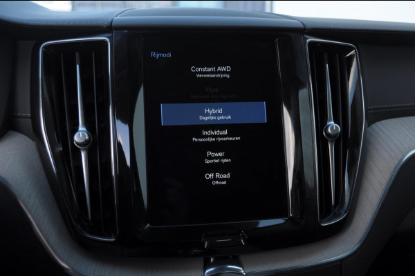 Volvo XC60 T8 390PK Automaat Recharge T8 AWD Inscription / Panoramadak / Leder Dashboard / Luchtvering / Elektrische stoel met geheugen / BLIS / Adaptieve cruise control