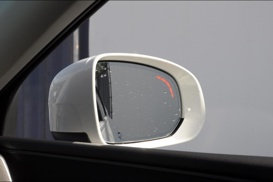 Volvo XC60 T8 390PK Automaat Recharge T8 AWD Inscription / Panoramadak / Leder Dashboard / Luchtvering / Elektrische stoel met geheugen / BLIS / Adaptieve cruise control