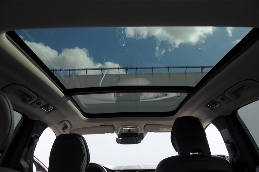 Volvo XC60 T8 390PK Automaat Recharge T8 AWD Inscription / Panoramadak / Leder Dashboard / Luchtvering / Elektrische stoel met geheugen / BLIS / Adaptieve cruise control