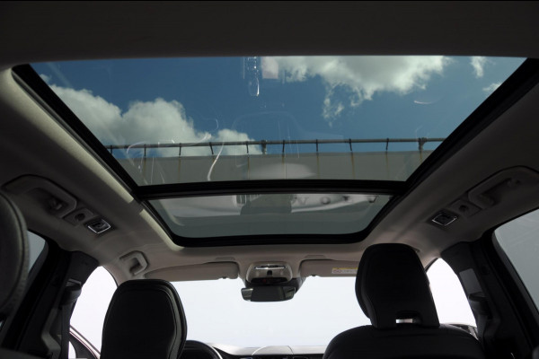 Volvo XC60 T8 390PK Automaat Recharge T8 AWD Inscription / Panoramadak / Leder Dashboard / Luchtvering / Elektrische stoel met geheugen / BLIS / Adaptieve cruise control