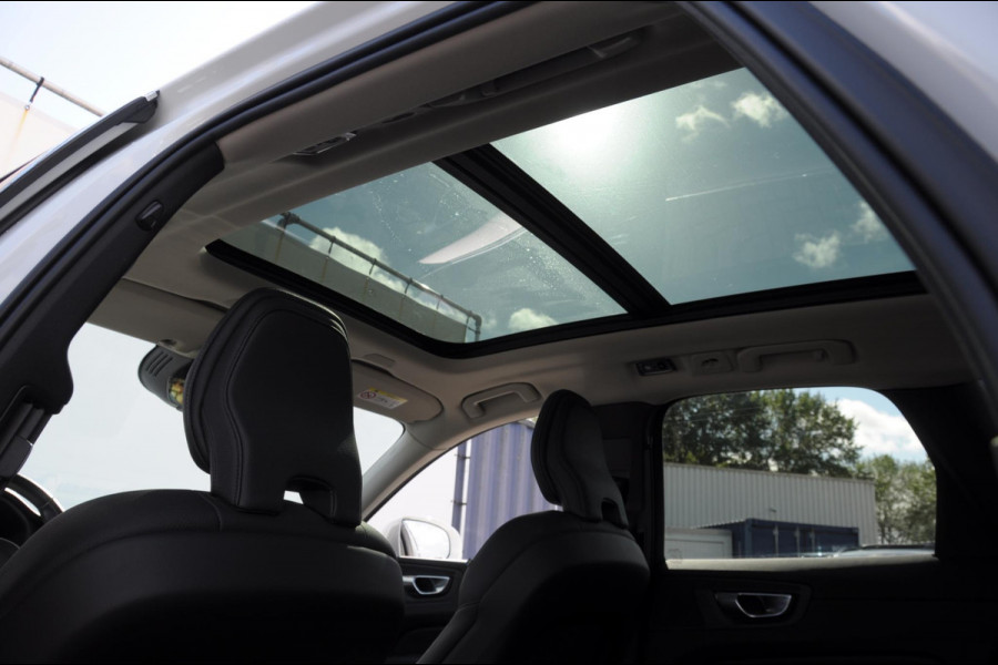 Volvo XC60 T8 390PK Automaat Recharge T8 AWD Inscription / Panoramadak / Leder Dashboard / Luchtvering / Elektrische stoel met geheugen / BLIS / Adaptieve cruise control