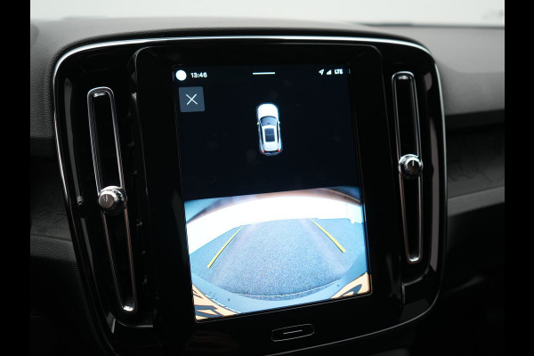 Volvo XC40 Recharge Plus 70 kWh 231pk Dealer O.H | Trekhaak Af Fabriek | Warmtepomp | Adaptive Cruise | Camera | Sportstoelen & Stuur Verwarmd | Google Assistent | Pilot Assist | Apple Carplay | Virutal Cockpit | DAB | 19"L.M