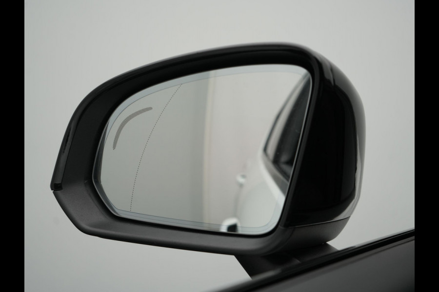 Volvo XC40 Recharge Plus 70 kWh 231pk Dealer O.H | Trekhaak Af Fabriek | Warmtepomp | Adaptive Cruise | Camera | Sportstoelen & Stuur Verwarmd | Google Assistent | Pilot Assist | Apple Carplay | Virutal Cockpit | DAB | 19"L.M