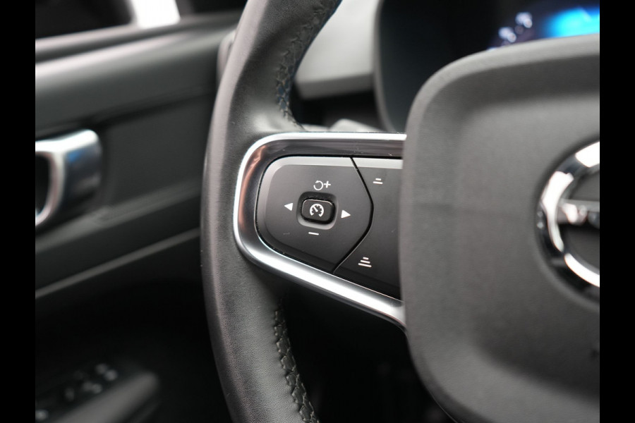 Volvo XC40 Recharge Plus 70 kWh 231pk Dealer O.H | Trekhaak Af Fabriek | Warmtepomp | Adaptive Cruise | Camera | Sportstoelen & Stuur Verwarmd | Google Assistent | Pilot Assist | Apple Carplay | Virutal Cockpit | DAB | 19"L.M