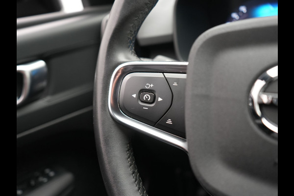 Volvo XC40 Recharge Plus 70 kWh 231pk Dealer O.H | Trekhaak Af Fabriek | Warmtepomp | Adaptive Cruise | Camera | Sportstoelen & Stuur Verwarmd | Google Assistent | Pilot Assist | Apple Carplay | Virutal Cockpit | DAB | 19"L.M
