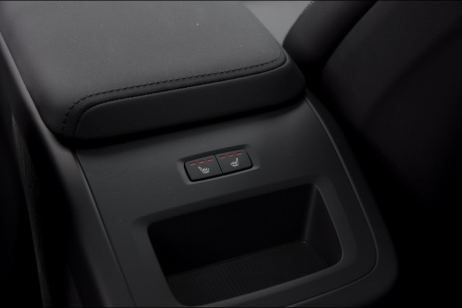 Volvo XC60 T6 350PK Automaat AWD Ultra Black Edition Trekhaak / Luchtvering / Facelift/ Head-up display/ Harman Kardon audio/ BLIS/ Elektrischbedienbare stoelen met geheugen / Panoramadak/ Adaptive cruise control/ Pilot assist/ Apple Carplay/ Android auto/
