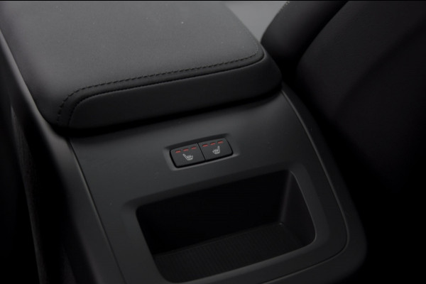 Volvo XC60 T6 350PK Automaat AWD Ultra Black Edition Trekhaak / Luchtvering / Facelift/ Head-up display/ Harman Kardon audio/ BLIS/ Elektrischbedienbare stoelen met geheugen / Panoramadak/ Adaptive cruise control/ Pilot assist/ Apple Carplay/ Android auto/