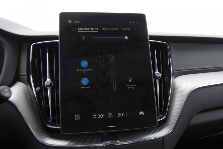 Volvo XC60 T6 350PK Automaat AWD Ultra Black Edition Trekhaak / Luchtvering / Facelift/ Head-up display/ Harman Kardon audio/ BLIS/ Elektrischbedienbare stoelen met geheugen / Panoramadak/ Adaptive cruise control/ Pilot assist/ Apple Carplay/ Android auto/