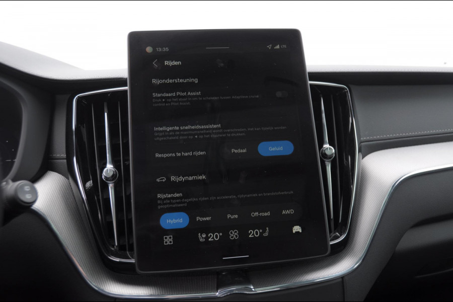 Volvo XC60 T6 350PK Automaat AWD Ultra Black Edition Trekhaak / Luchtvering / Facelift/ Head-up display/ Harman Kardon audio/ BLIS/ Elektrischbedienbare stoelen met geheugen / Panoramadak/ Adaptive cruise control/ Pilot assist/ Apple Carplay/ Android auto/