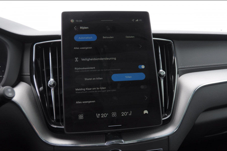 Volvo XC60 T6 350PK Automaat AWD Ultra Black Edition Trekhaak / Luchtvering / Facelift/ Head-up display/ Harman Kardon audio/ BLIS/ Elektrischbedienbare stoelen met geheugen / Panoramadak/ Adaptive cruise control/ Pilot assist/ Apple Carplay/ Android auto/