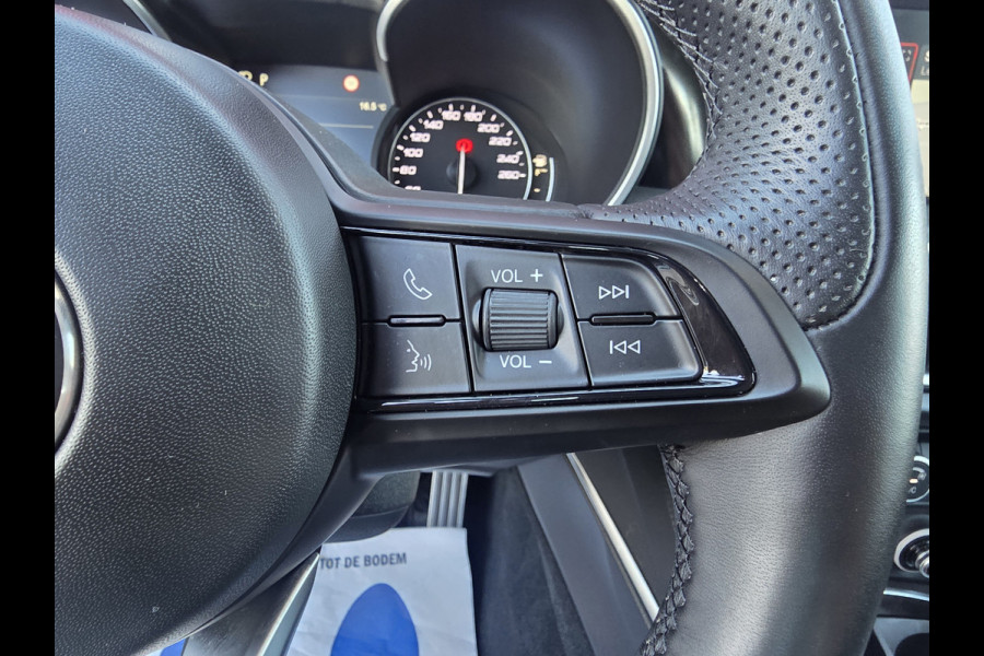 Alfa Romeo Stelvio 2.0 T AWD Ti 19'' Lm velgen | Apple/Android Carplay