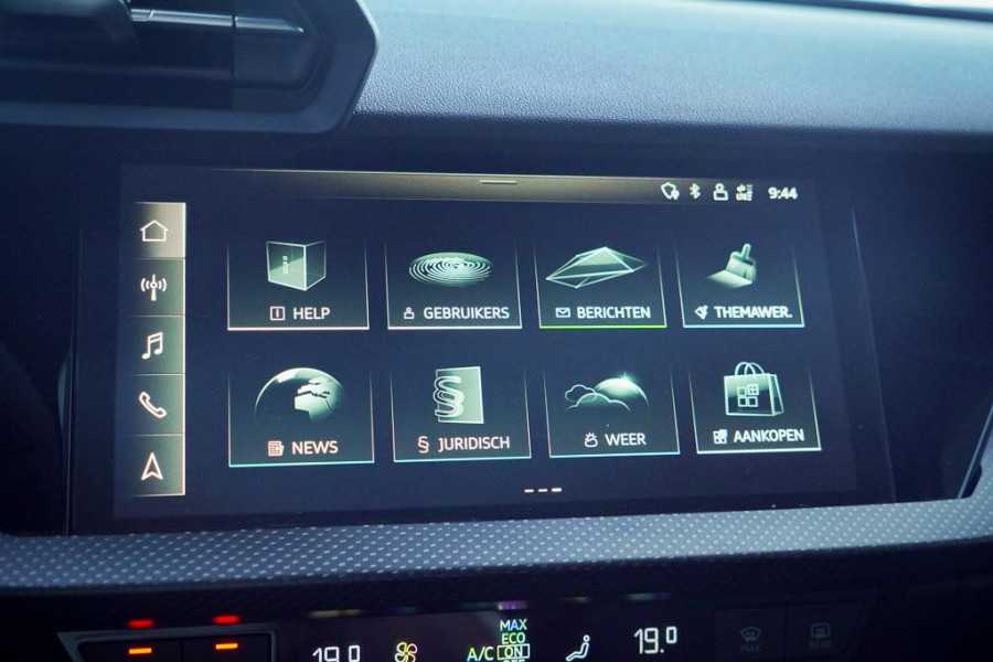 Audi RS3 Limousine 2.5 TFSI quattro / 1 van 300 / Keramisch / Pano / Kuipstoelen / B&O
