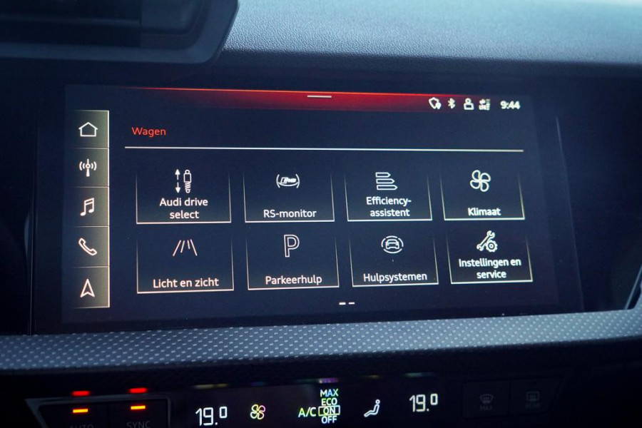 Audi RS3 Limousine 2.5 TFSI quattro / 1 van 300 / Keramisch / Pano / Kuipstoelen / B&O