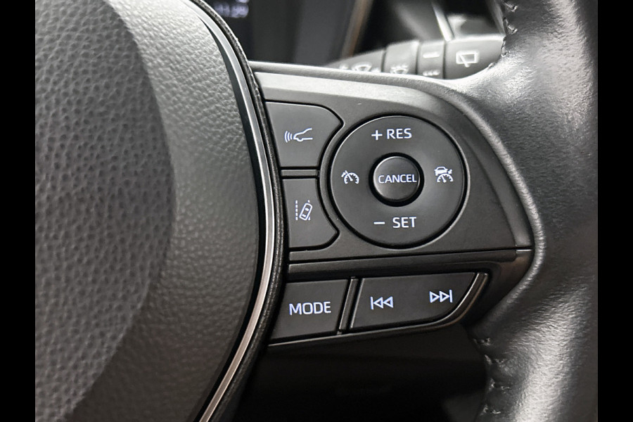 Toyota Corolla Touring Sports 1.8 Hybrid Business / Pdc+Camera / Radio multimedia / Airco-ecc. / Apk 09-2027