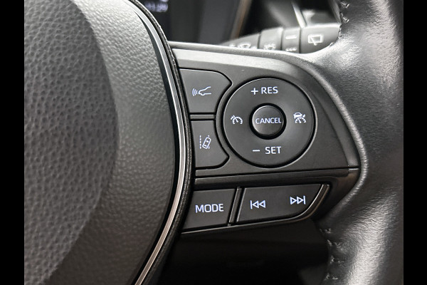 Toyota Corolla Touring Sports 1.8 Hybrid Business / Pdc+Camera / Radio multimedia / Airco-ecc. / Apk 09-2027