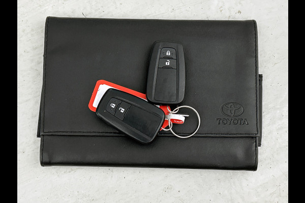 Toyota Corolla Touring Sports 1.8 Hybrid Business / Pdc+Camera / Radio multimedia / Airco-ecc. / Apk 09-2027