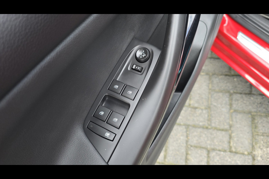 Opel Astra 1.2 Launch Elegance Bomvol opties, full OH, Carplay