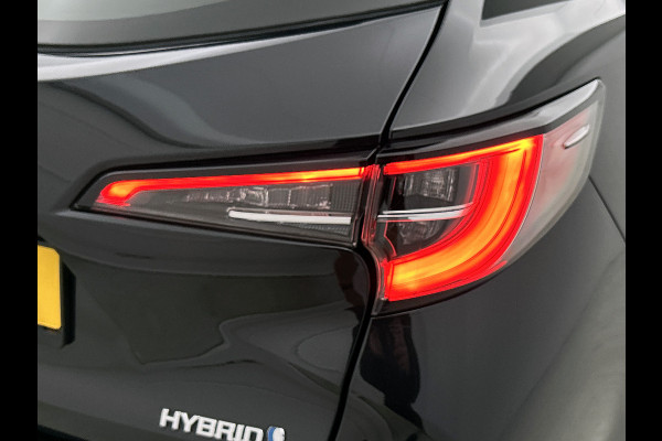 Toyota Corolla Touring Sports 1.8 Hybrid Business / Pdc+Camera / Radio multimedia / Airco-ecc. / Apk 09-2027