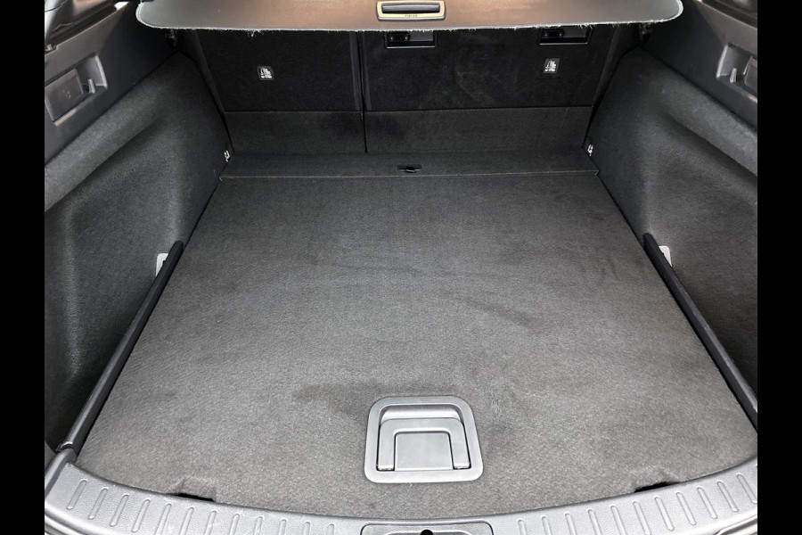 Toyota Corolla Touring Sports 1.8 Hybrid Business / Pdc+Camera / Radio multimedia / Airco-ecc. / Apk 09-2027