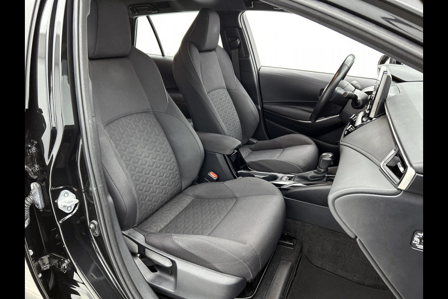 Toyota Corolla Touring Sports 1.8 Hybrid Business / Pdc+Camera / Radio multimedia / Airco-ecc. / Apk 09-2027