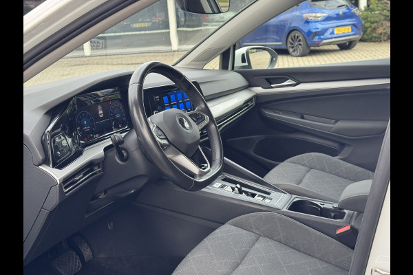 Volkswagen Golf 1.0 eTSI Life | Carplay/Android, Camera, Stoel+Stuurverw., LED, ACC | Winter Pakket |