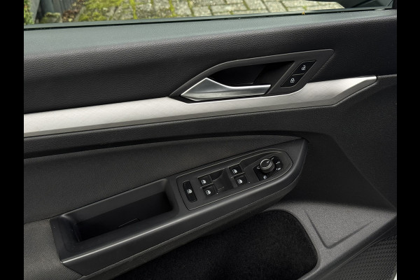 Volkswagen Golf 1.0 eTSI Life | Carplay/Android, Camera, Stoel+Stuurverw., LED, ACC | Winter Pakket |