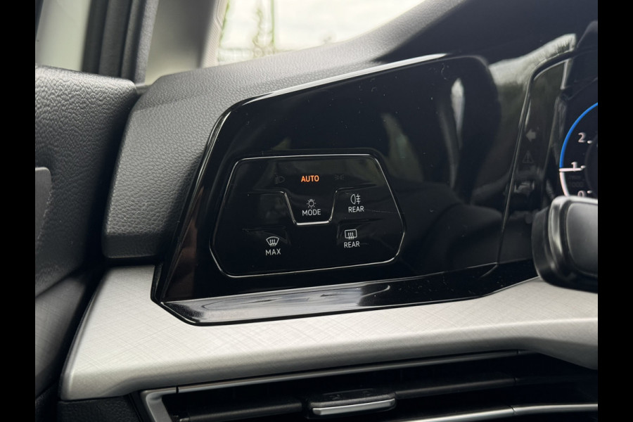 Volkswagen Golf 1.0 eTSI Life | Carplay/Android, Camera, Stoel+Stuurverw., LED, ACC | Winter Pakket |