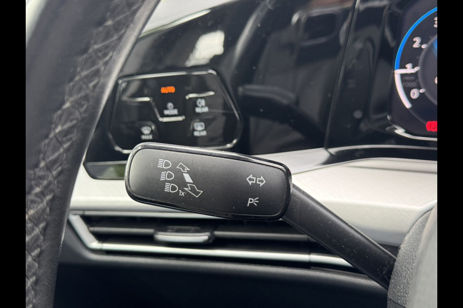 Volkswagen Golf 1.0 eTSI Life | Carplay/Android, Camera, Stoel+Stuurverw., LED, ACC | Winter Pakket |