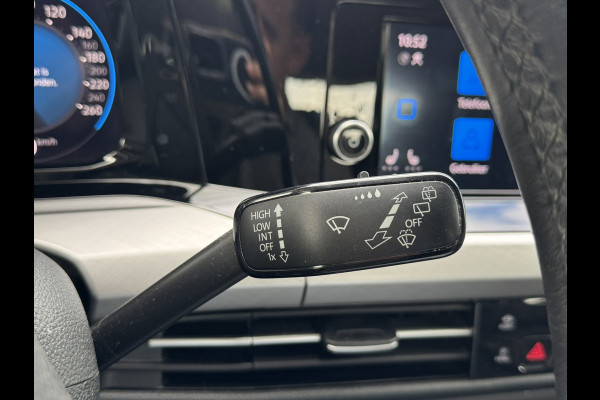 Volkswagen Golf 1.0 eTSI Life | Carplay/Android, Camera, Stoel+Stuurverw., LED, ACC | Winter Pakket |