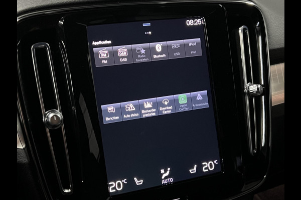 Volvo XC40 1.5 T4 Plug-in hybrid Core Bright Adapt. cruise | Stuur-/stoelverwarming | Achteruitrij camera | Dode hoek assistent | Carplay