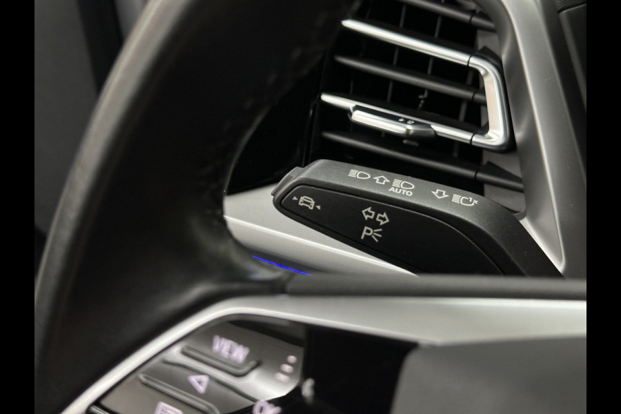 Audi Q4 e-tron 40 204pk 77 kWh | #RS-Leder | 96,7% SOH | 5x Q4 OP VOORRAAD! | ACC | Matrix-LED | Sfeerverlichting | 3 Zone Clima | Carplay | Getint Glas | Zwarte Hemelbekleding | Kieselgrau | Btw auto, 27150,= ex. | Bovag garantie. 4x Q4 op voorraad!