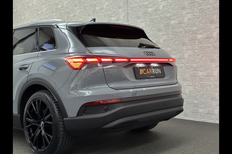 Audi Q4 e-tron 40 204pk 77 kWh | #RS-Leder | 96,7% SOH | 5x Q4 OP VOORRAAD! | ACC | Matrix-LED | Sfeerverlichting | 3 Zone Clima | Carplay | Getint Glas | Zwarte Hemelbekleding | Kieselgrau | Btw auto, 27150,= ex. | Bovag garantie. 4x Q4 op voorraad!