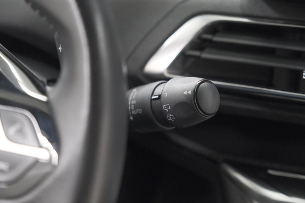Peugeot 5008 PureTech 130 EAT8 Active Pack Business | 7 Zitplaatsen | Camera | Navigatie | Apple Carplay | Parkeersensoren