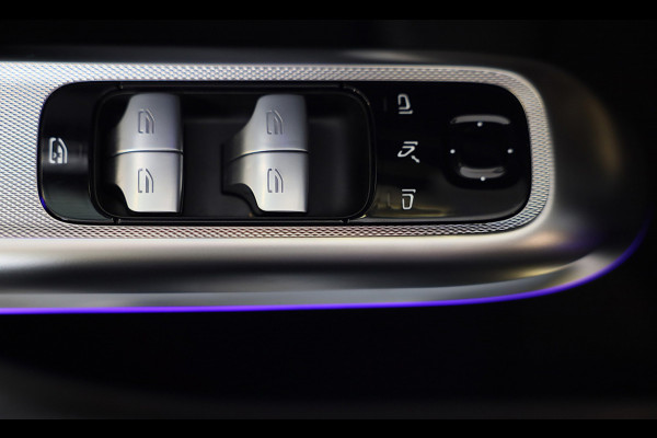 Mercedes-Benz E-Klasse 300 e AMG 53 Look / Massage / Burmester 4D / Head Up / 360 Camera / Acc / Elek Stoelen / Open Pano / 20 Inc