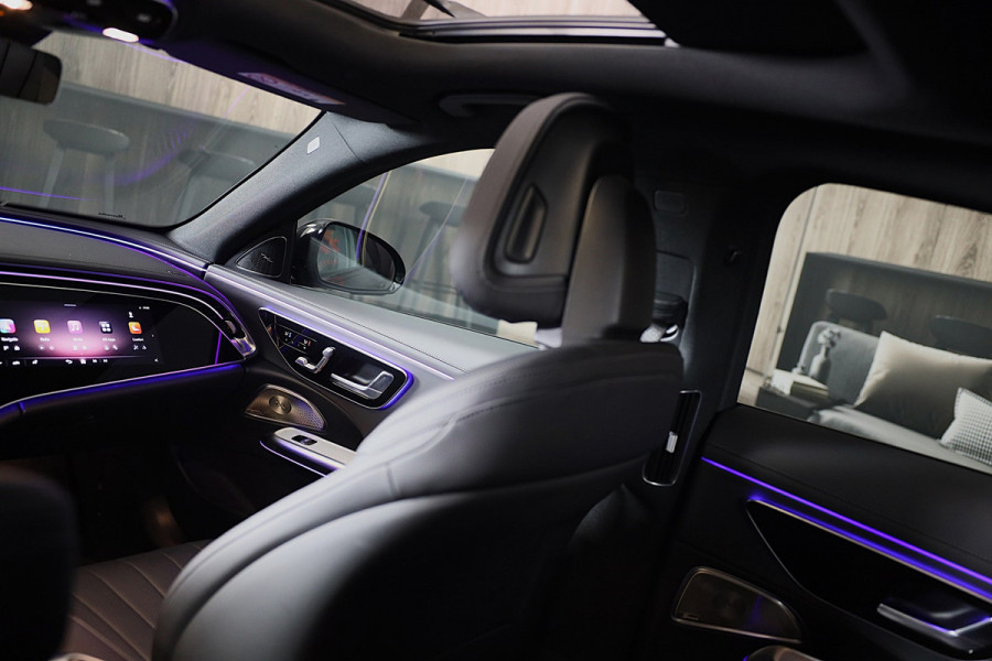 Mercedes-Benz E-Klasse 300 e AMG 53 Look / Massage / Burmester 4D / Head Up / 360 Camera / Acc / Elek Stoelen / Open Pano / 20 Inc