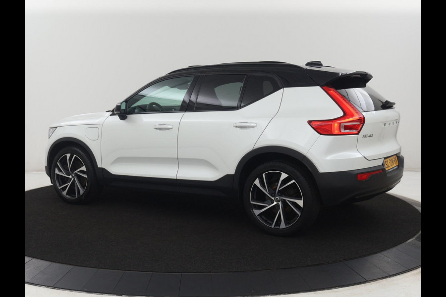 Volvo XC40 T5 R-Design Recharge Plug-In | SOH 90,7% | Panoramadak | Leder | Cruise control | Harman/Kardon | Stuur/stoel verwarming | Climate control | Carplay | Camera | Park assist | PHEV