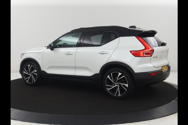 Volvo XC40 T5 R-Design Recharge Plug-In | SOH 90,7% | Panoramadak | Leder | Cruise control | Harman/Kardon | Stuur/stoel verwarming | Climate control | Carplay | Camera | Park assist | PHEV