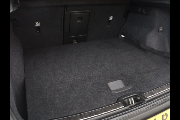 Volvo XC40 T5 R-Design Recharge Plug-In | SOH 90,7% | Panoramadak | Leder | Cruise control | Harman/Kardon | Stuur/stoel verwarming | Climate control | Carplay | Camera | Park assist | PHEV
