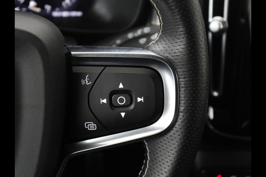 Volvo XC40 T5 R-Design Recharge Plug-In | SOH 90,7% | Panoramadak | Leder | Cruise control | Harman/Kardon | Stuur/stoel verwarming | Climate control | Carplay | Camera | Park assist | PHEV